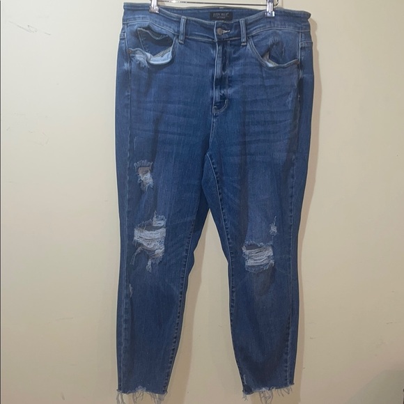 Women's Judy Blue Relaxed Fit Kyla Straight Destroyed Distressed Jeans - Picture 2 of 7